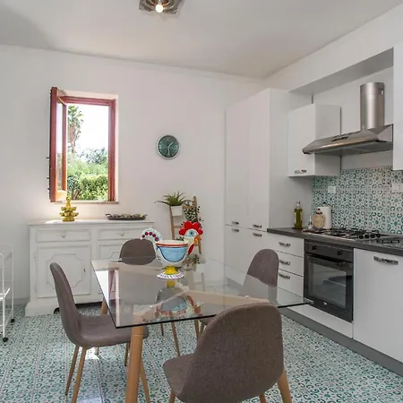 Costanza וילה מונדלו